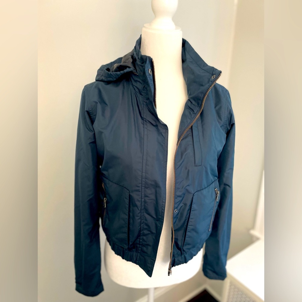 Athleta crop water resistant jacket